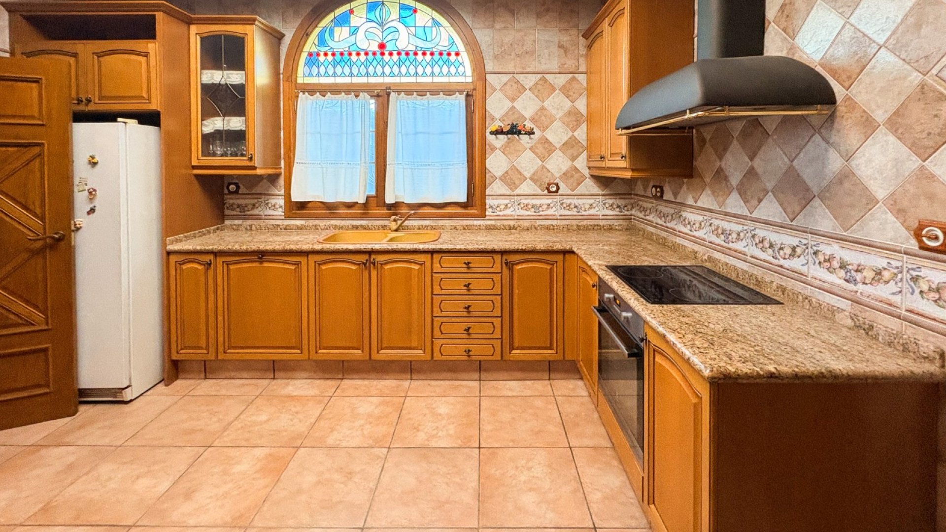 Resale - Villa -
Elche - Altzabares Alto