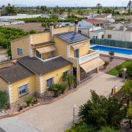 Resale - Villa -
Elche - La Hoya
