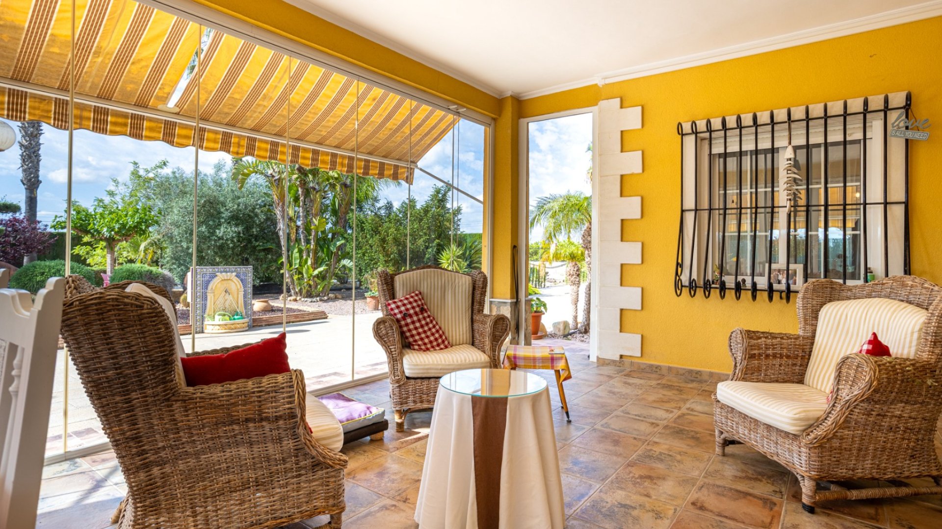 Resale - Villa -
Elche - La Hoya
