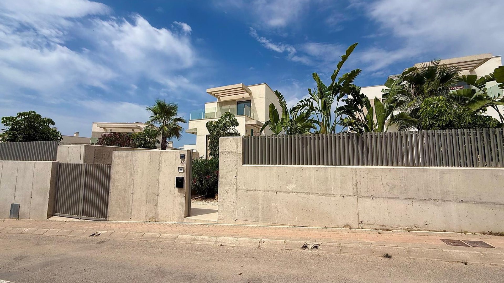 Resale - Villa -
Finestrat - Sierra Cortina