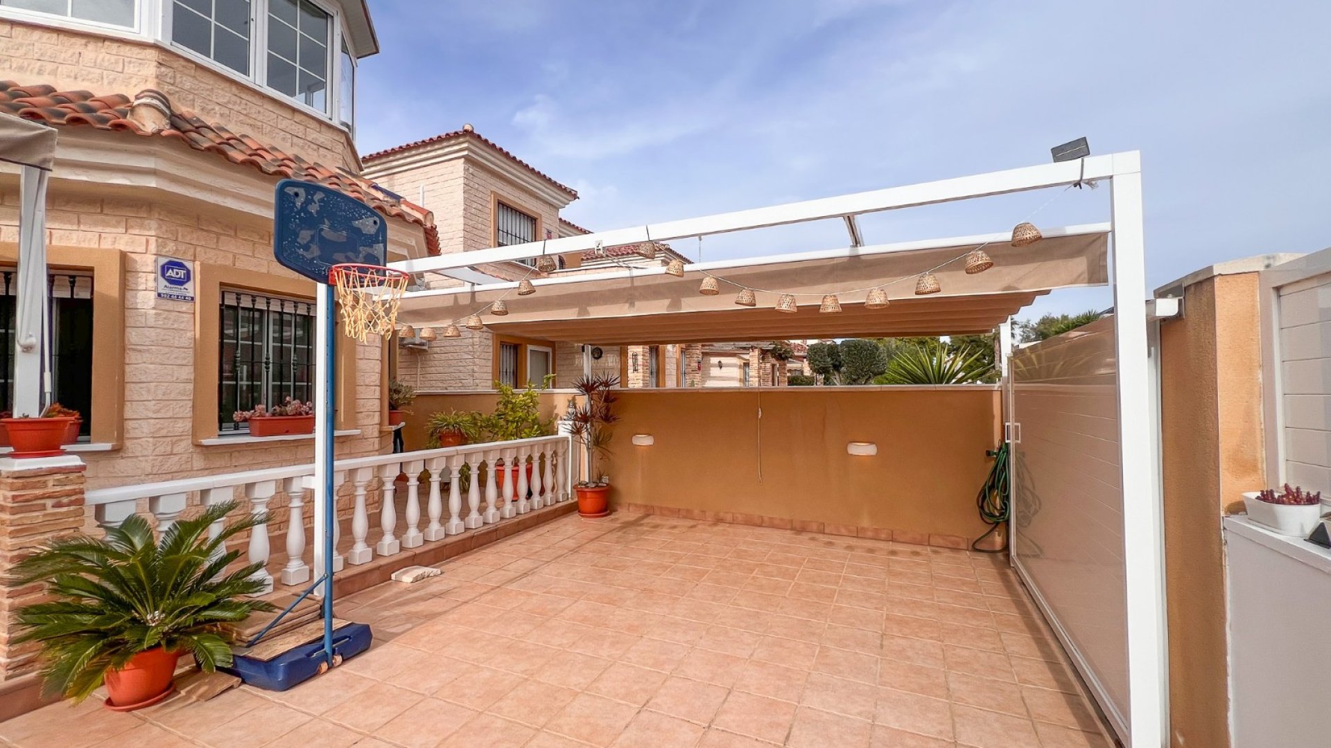 Resale - Villa -
Guardamar del Segura - El Raso
