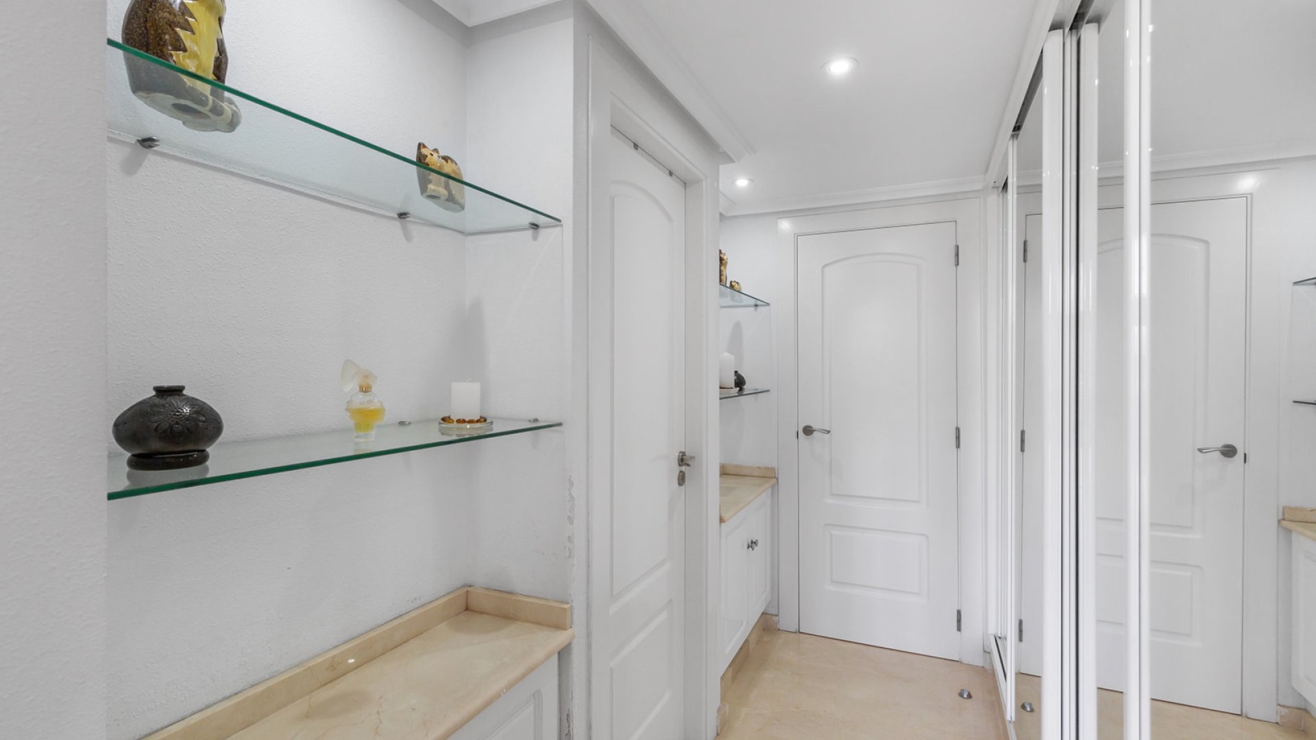 Resale - Villa -
Guardamar del Segura - El Raso