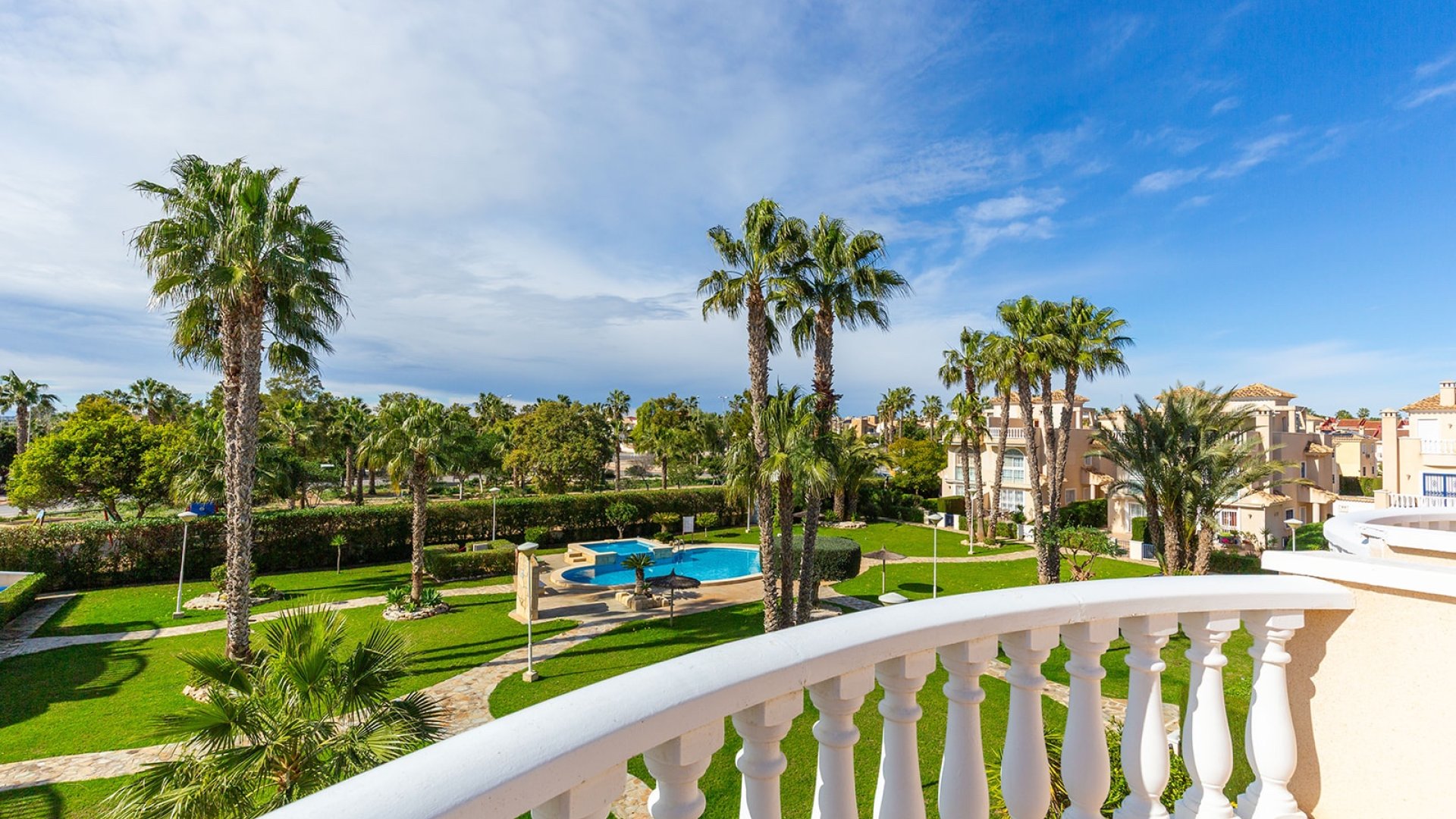 Resale - Villa -
Guardamar del Segura - El Raso