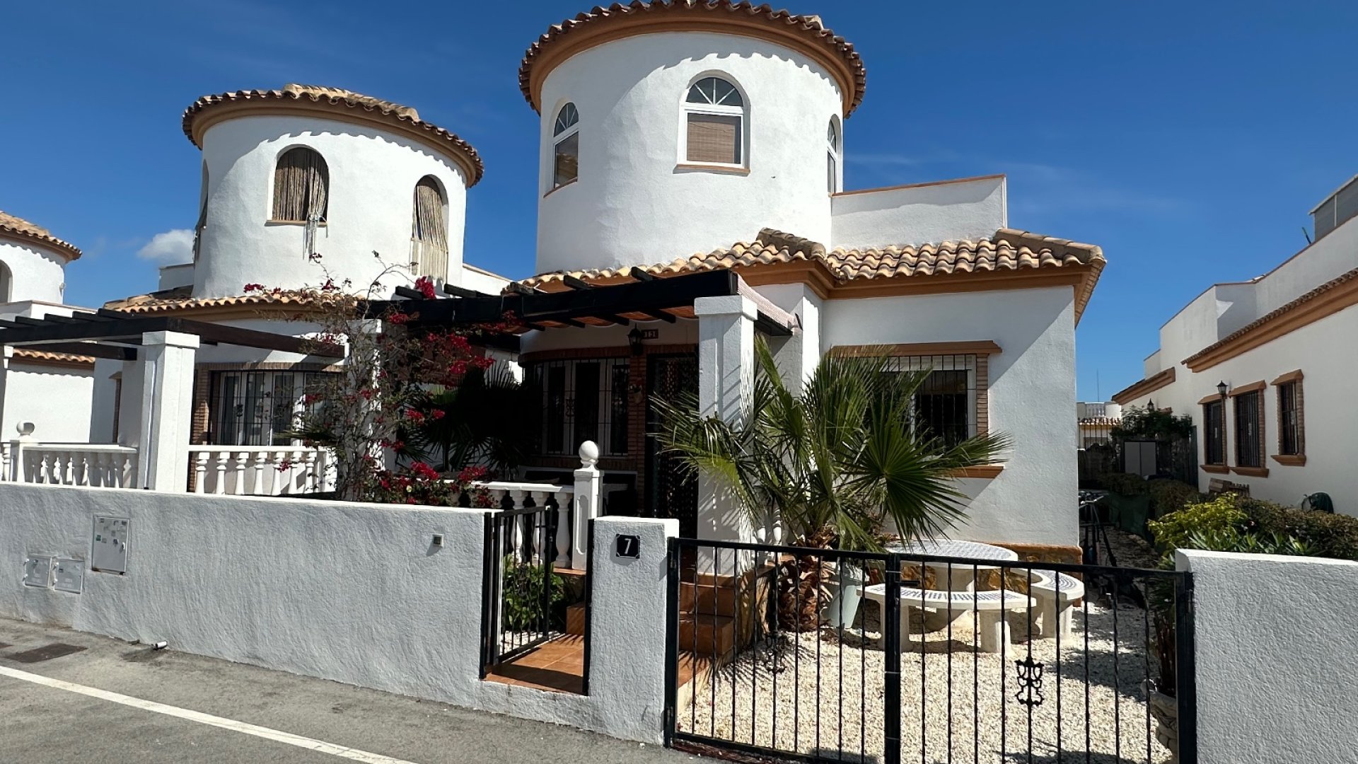 Resale - Villa -
Guardamar del Segura - El Raso