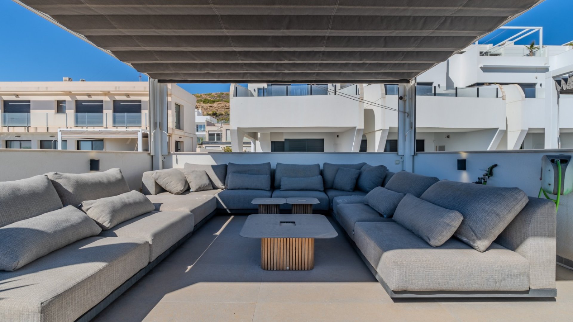 Resale - Villa -
Guardamar del Segura - Urbanizaciones