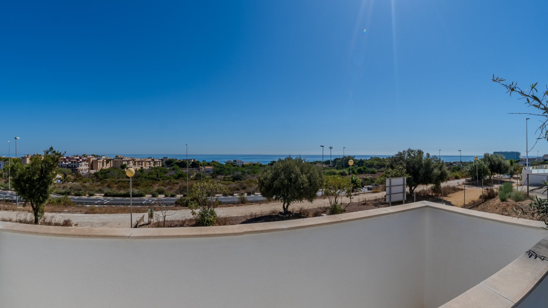 Resale - Villa -
Guardamar del Segura - Urbanizaciones