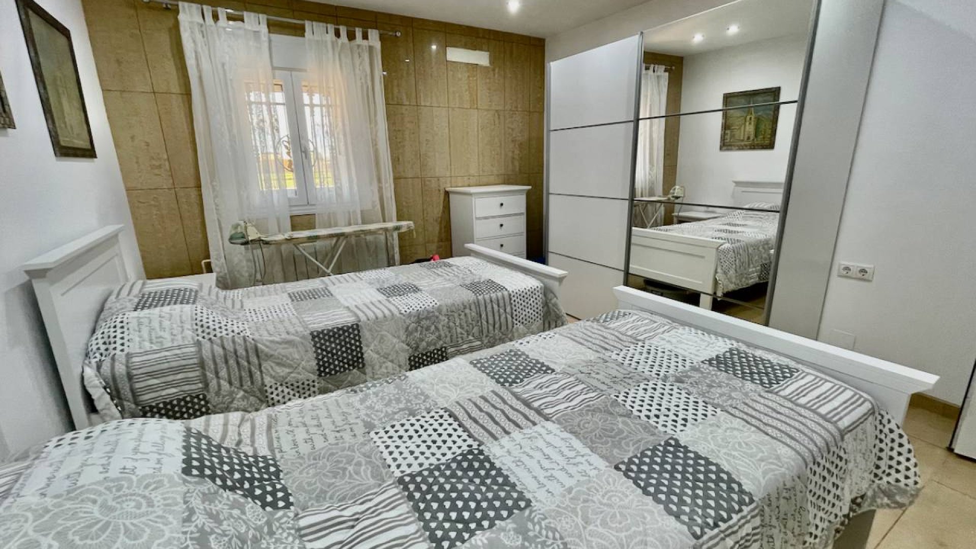 Resale - Villa -
Guardamar del Segura