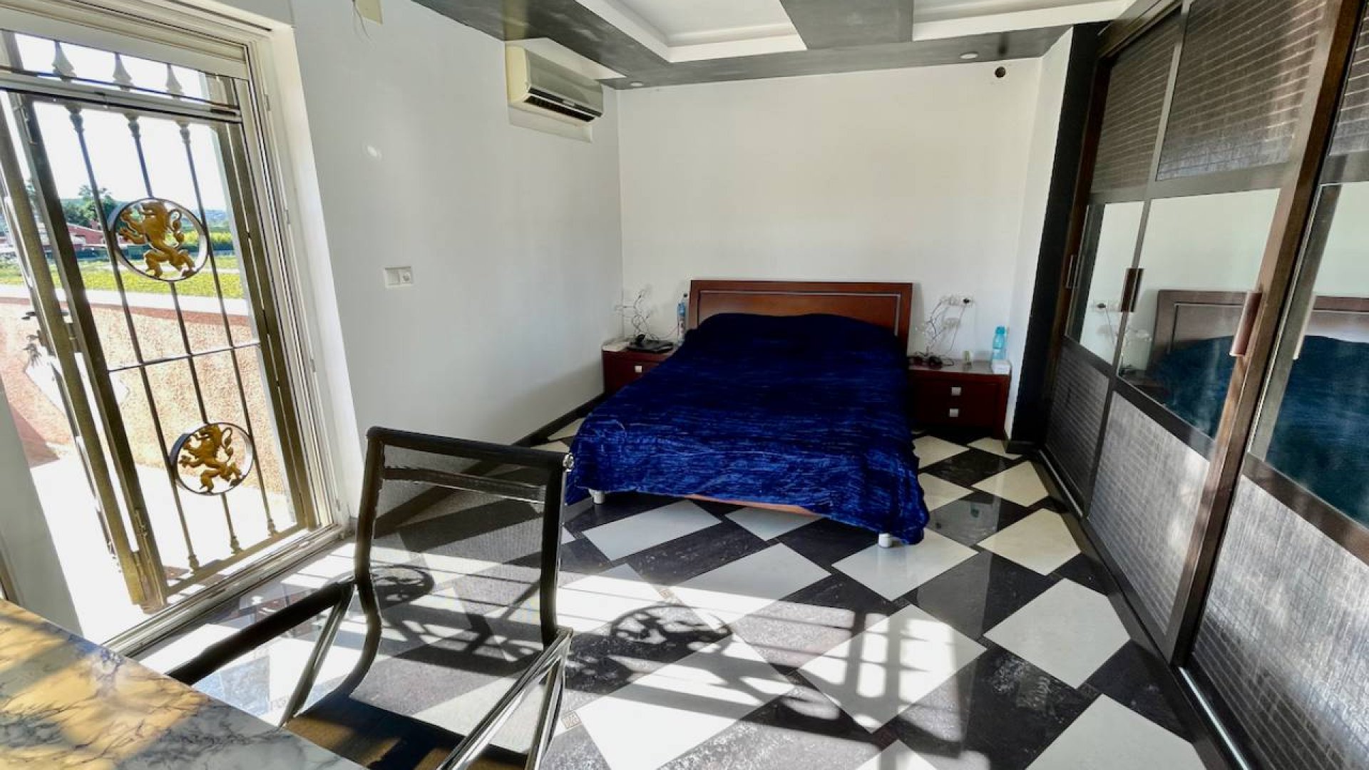 Resale - Villa -
Guardamar del Segura