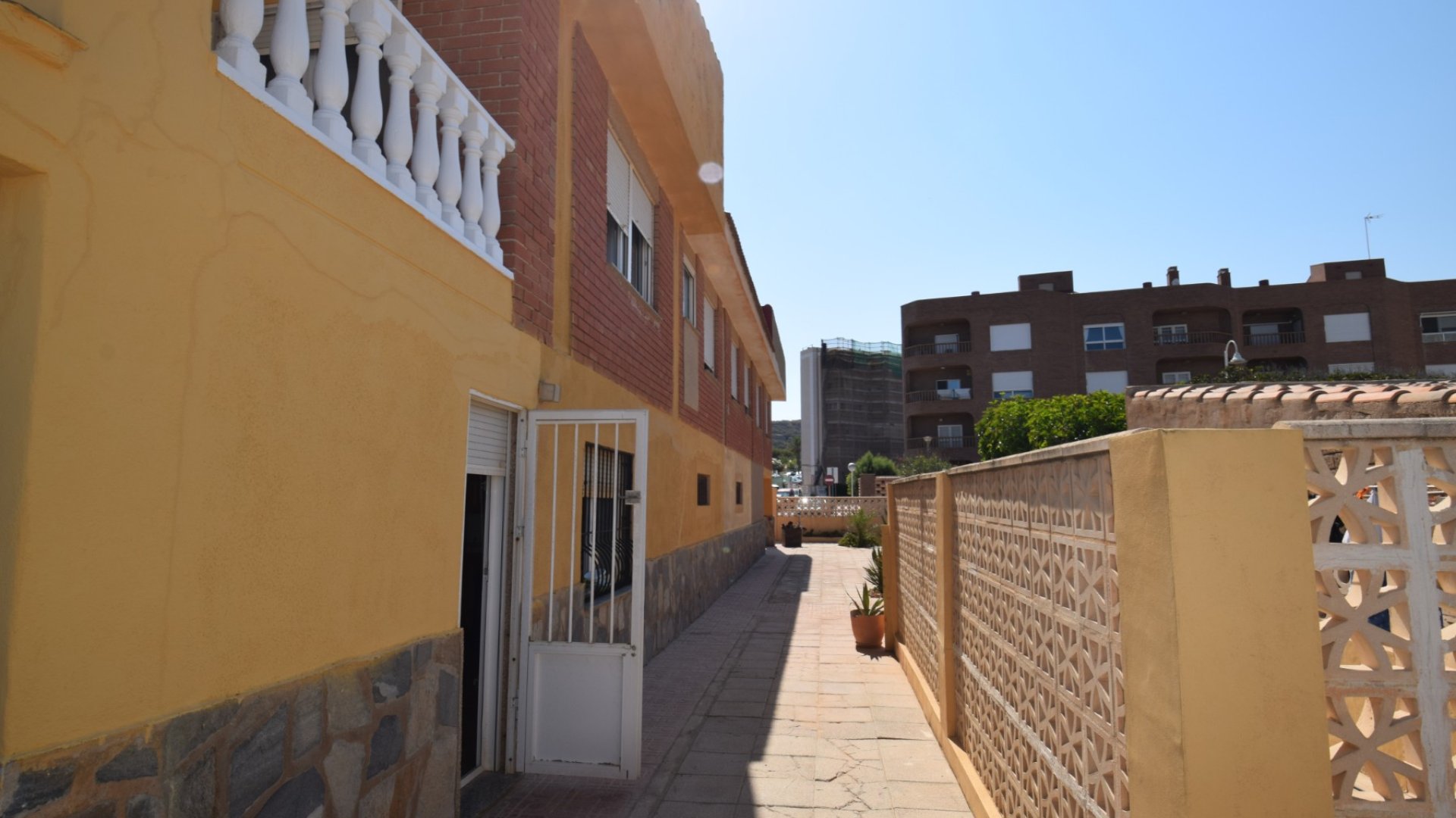 Resale - Villa -
Guardamar del Segura