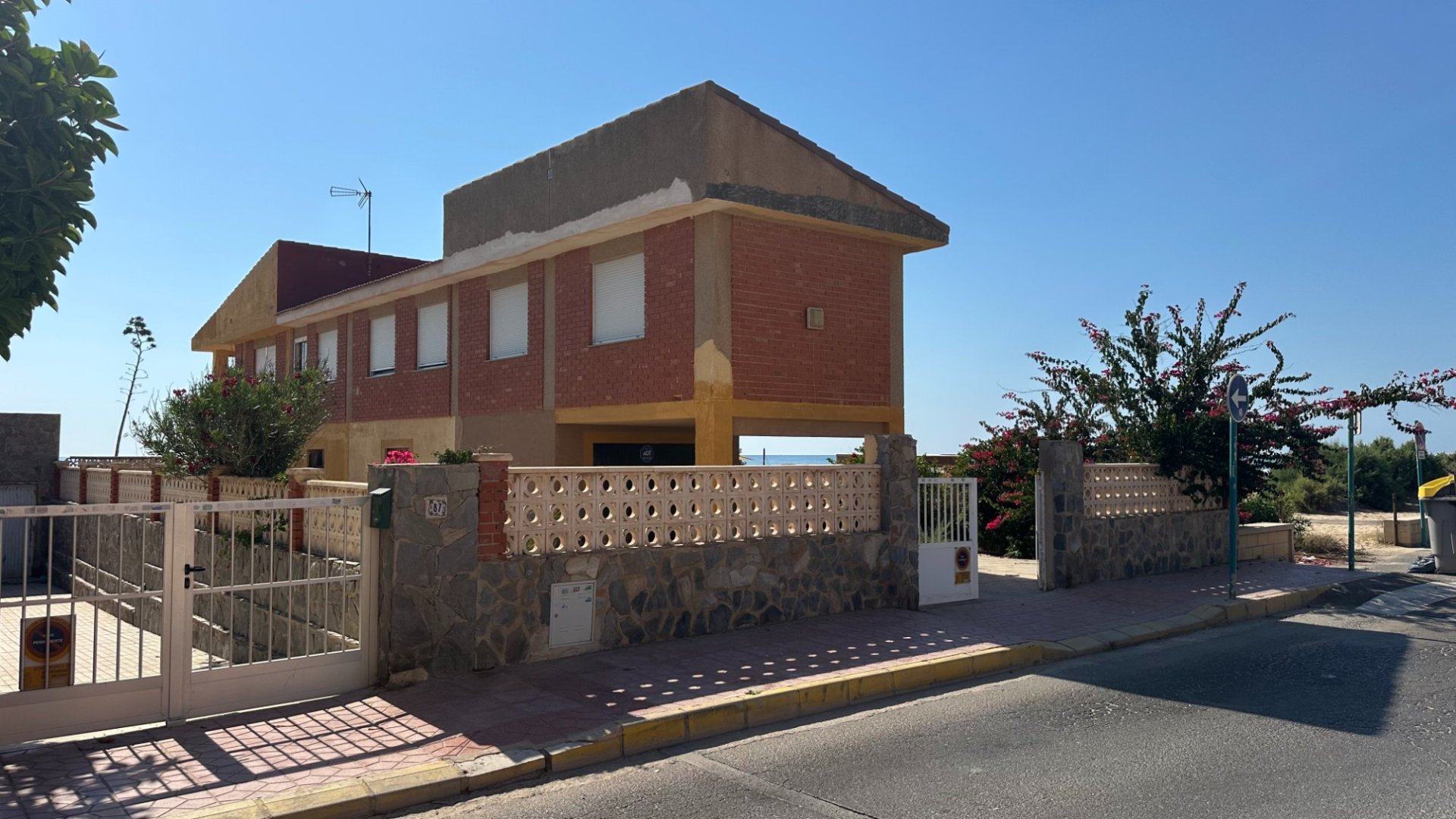 Resale - Villa -
Guardamar del Segura