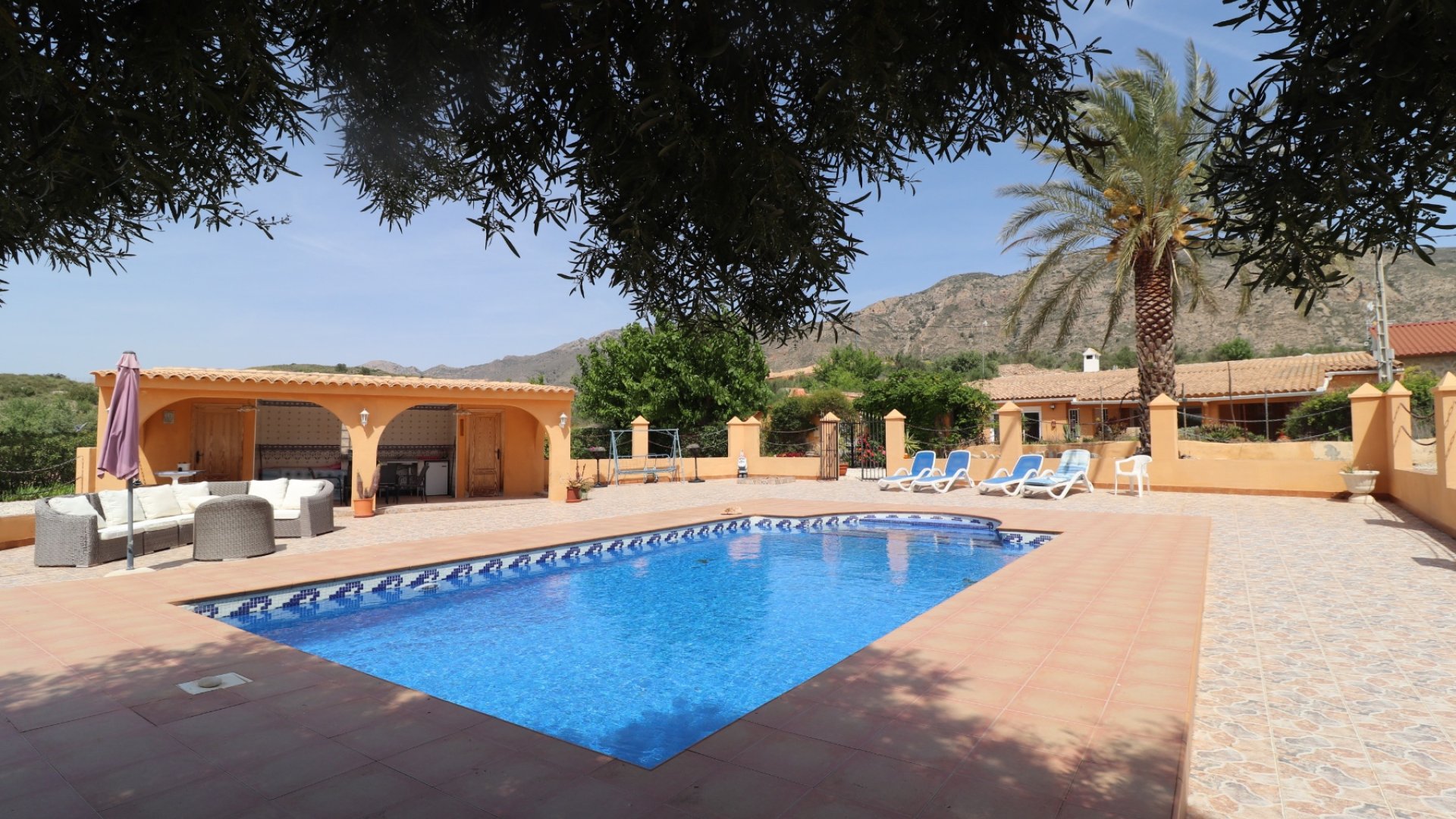 Resale - Villa -
Hondón de las Nieves - La Canalosa