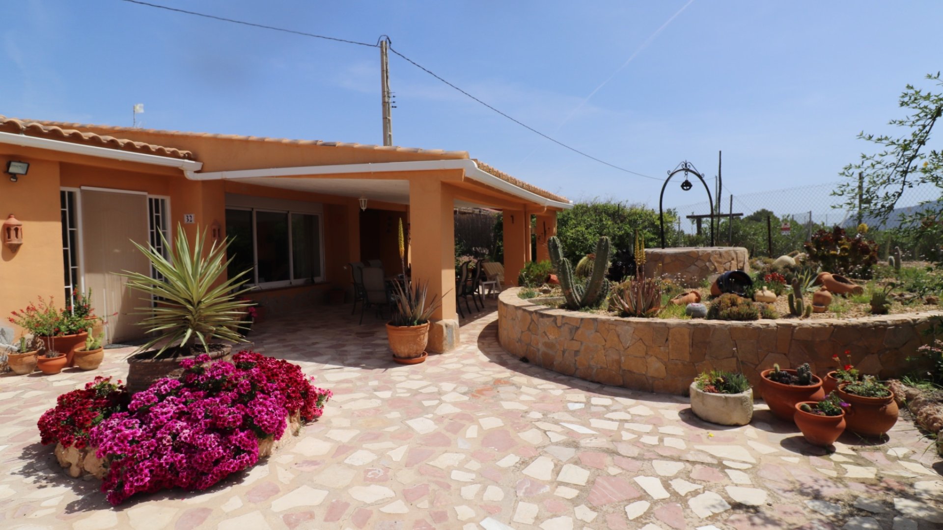 Resale - Villa -
Hondón de las Nieves - La Canalosa