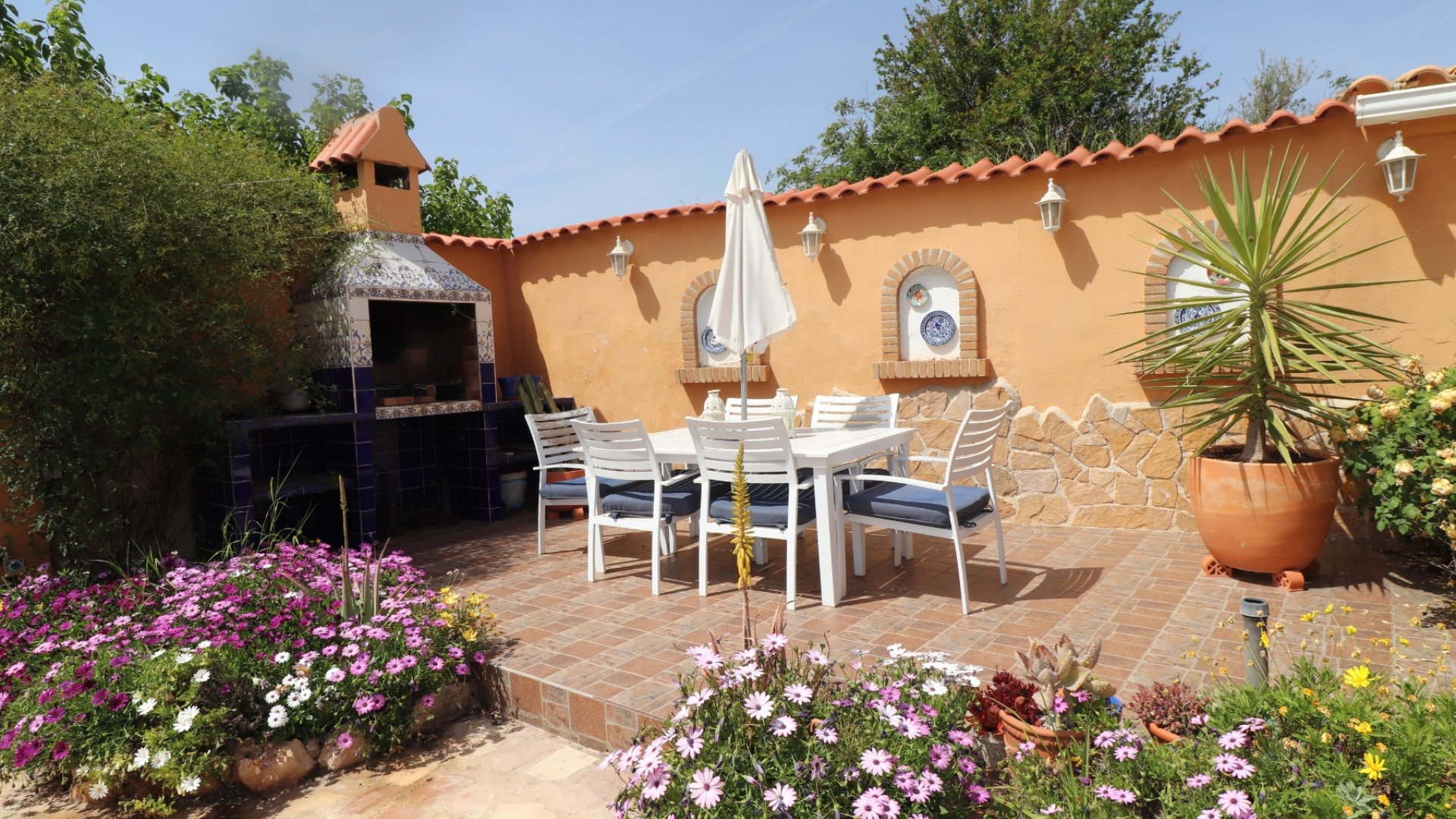 Resale - Villa -
Hondón de las Nieves - La Canalosa