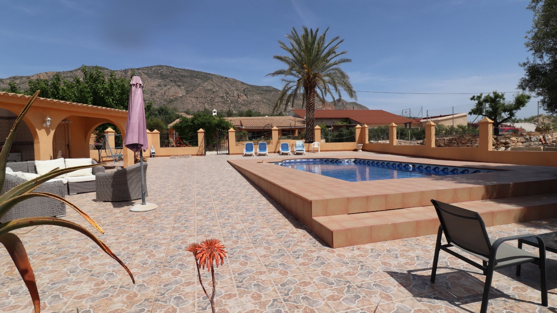 Resale - Villa -
Hondón de las Nieves - La Canalosa
