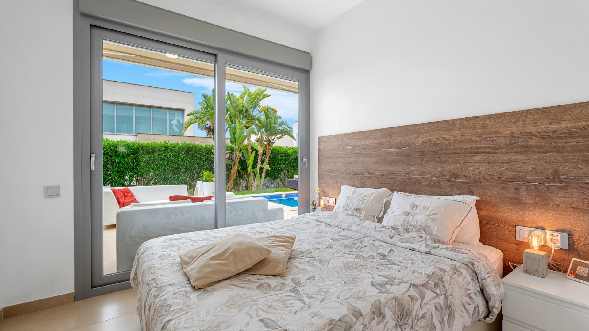 Resale - Villa -
Jacarilla - Vistabella