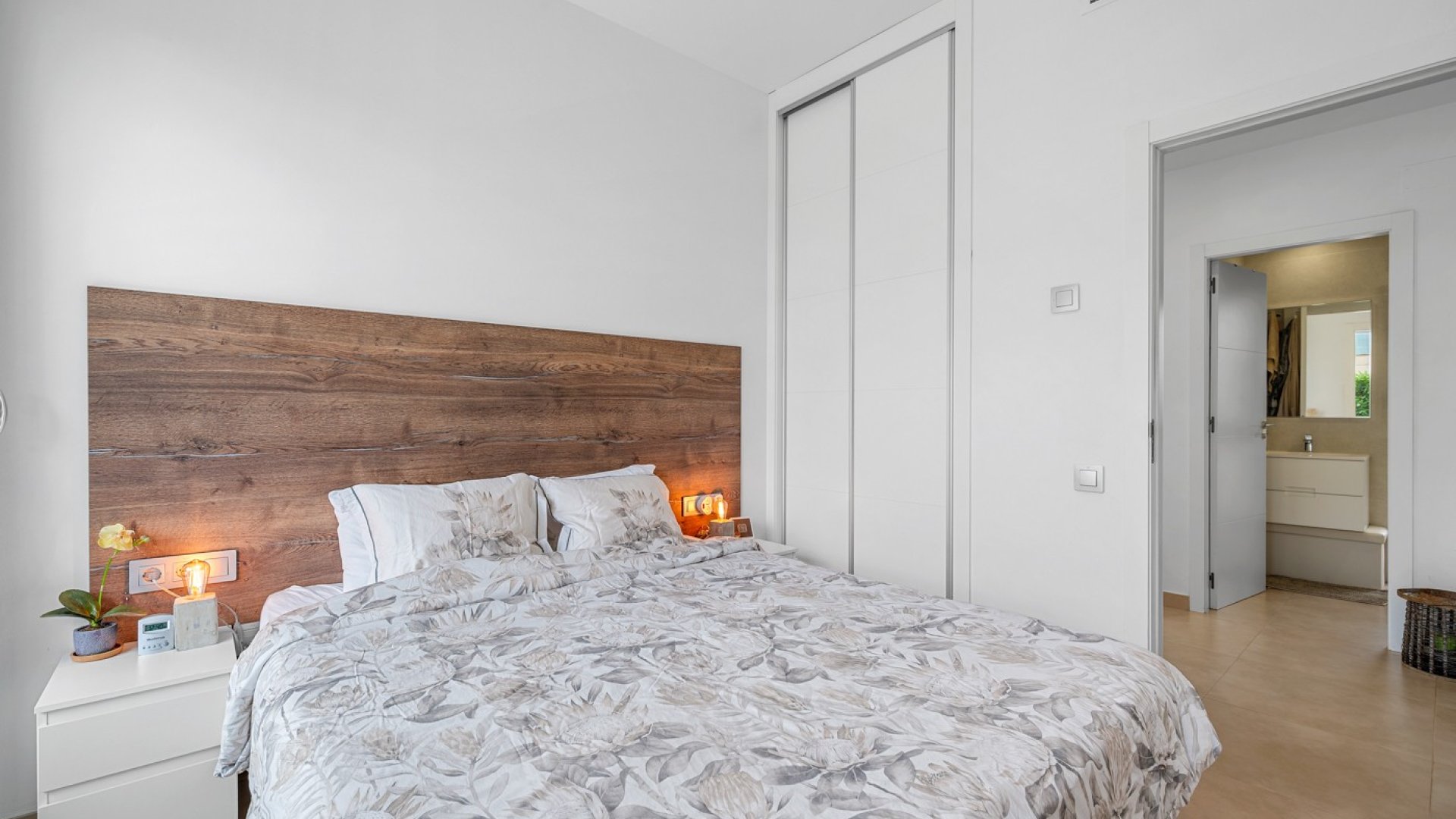 Resale - Villa -
Jacarilla - Vistabella