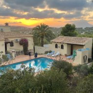 Resale - Villa -
Jávea - Montgó