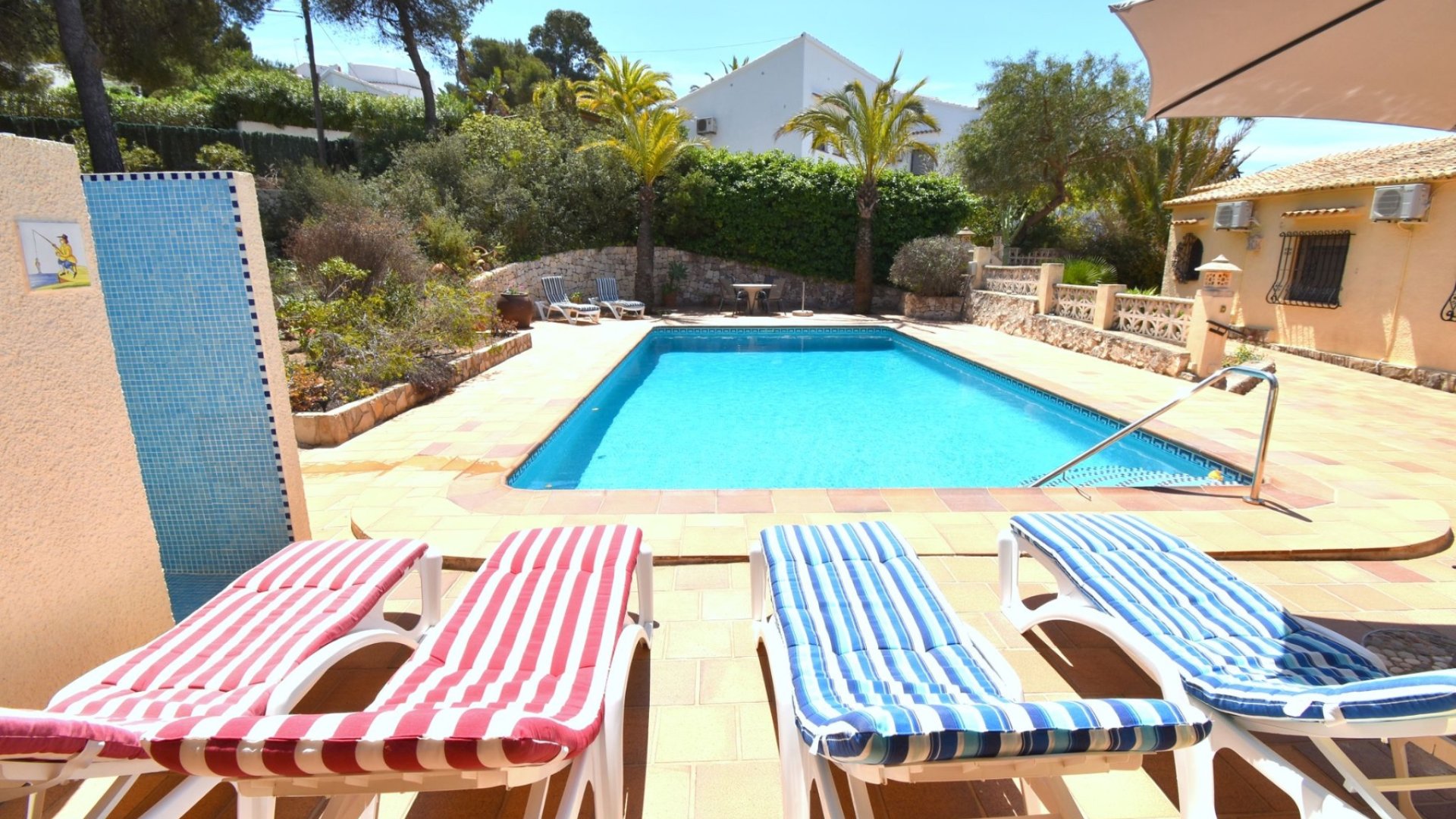 Resale - Villa -
Jávea - Montgó