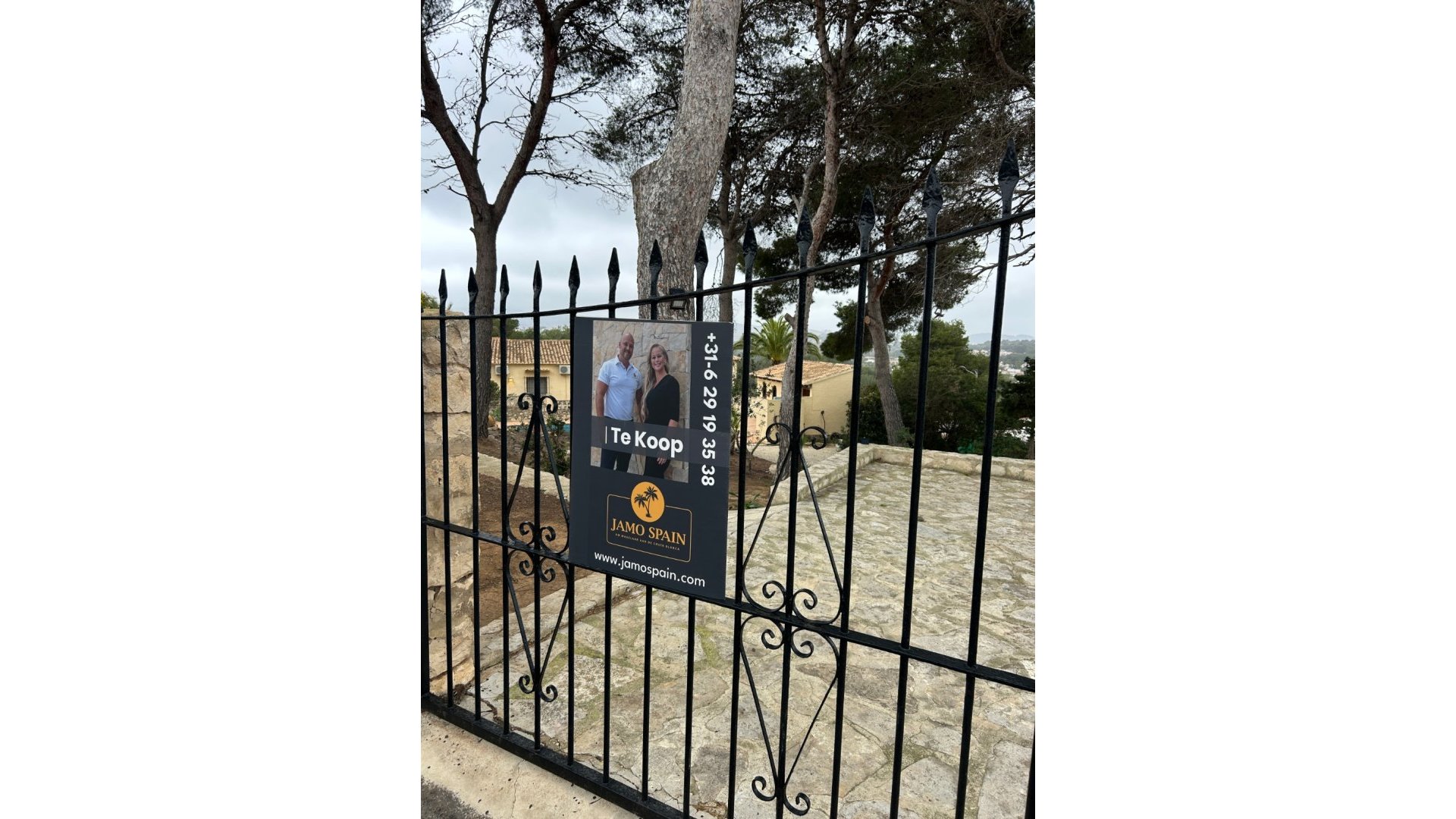 Resale - Villa -
Jávea - Montgó
