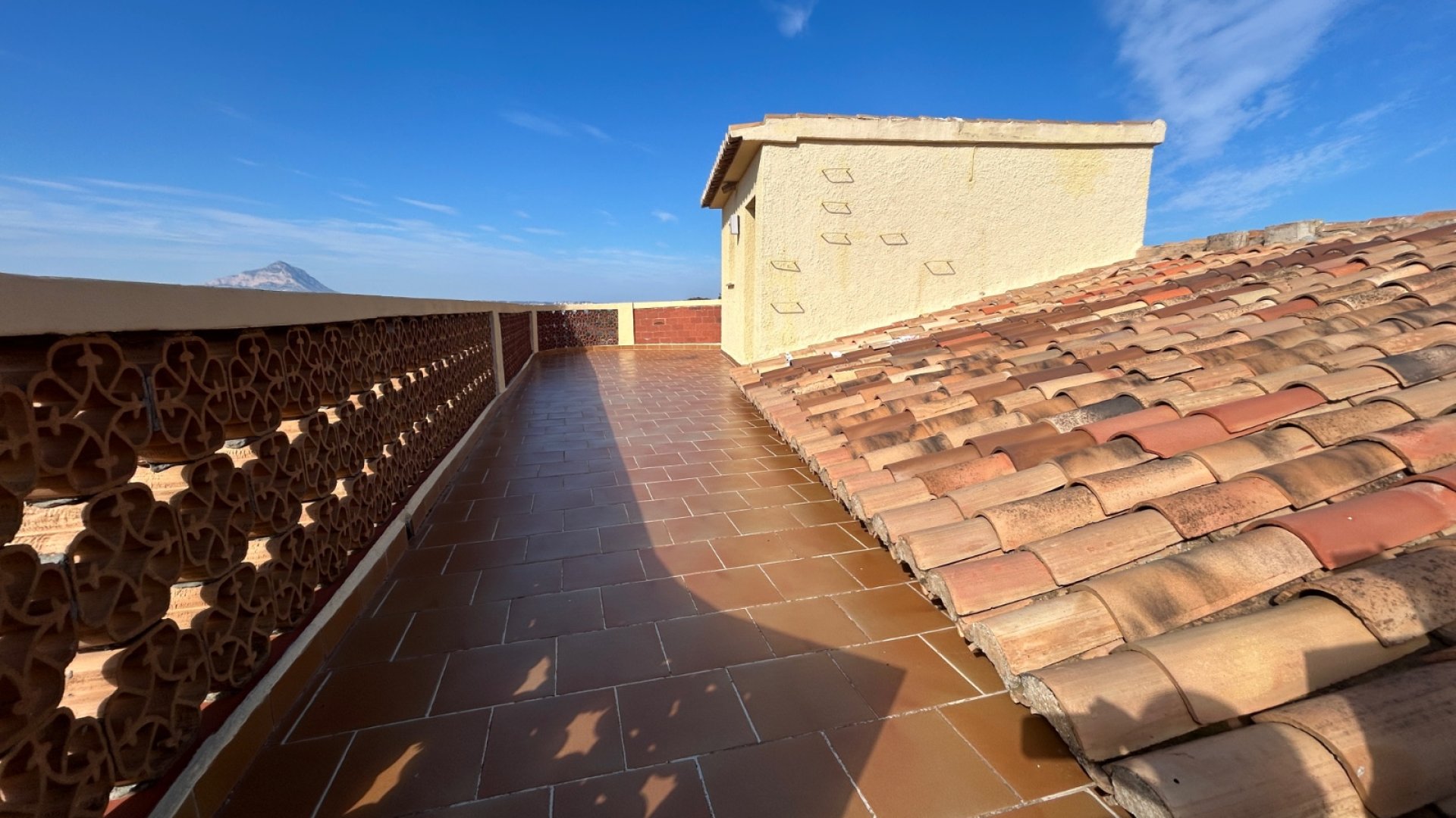 Resale - Villa -
Jávea - Montgó