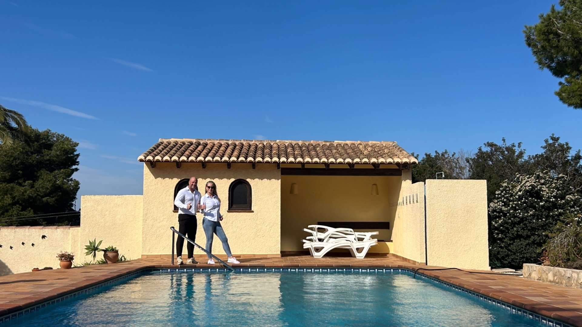 Resale - Villa -
Jávea - Montgó