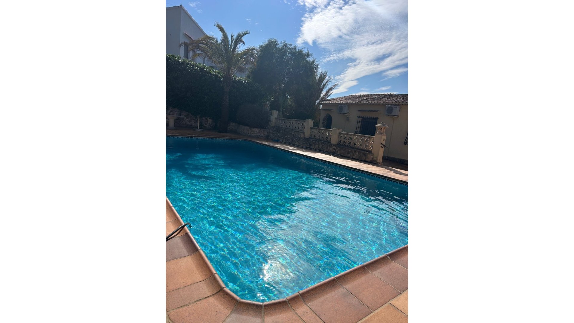 Resale - Villa -
Jávea - Montgó