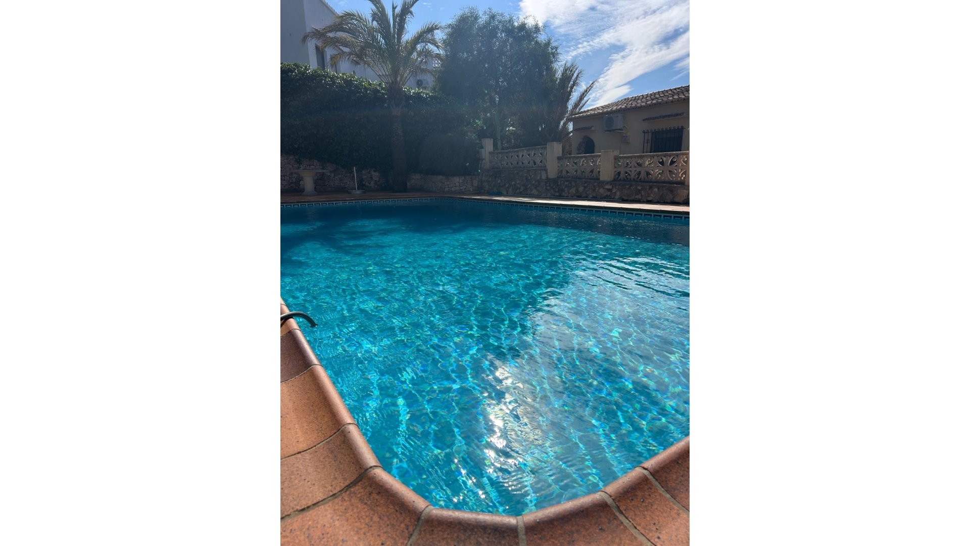 Resale - Villa -
Jávea - Montgó