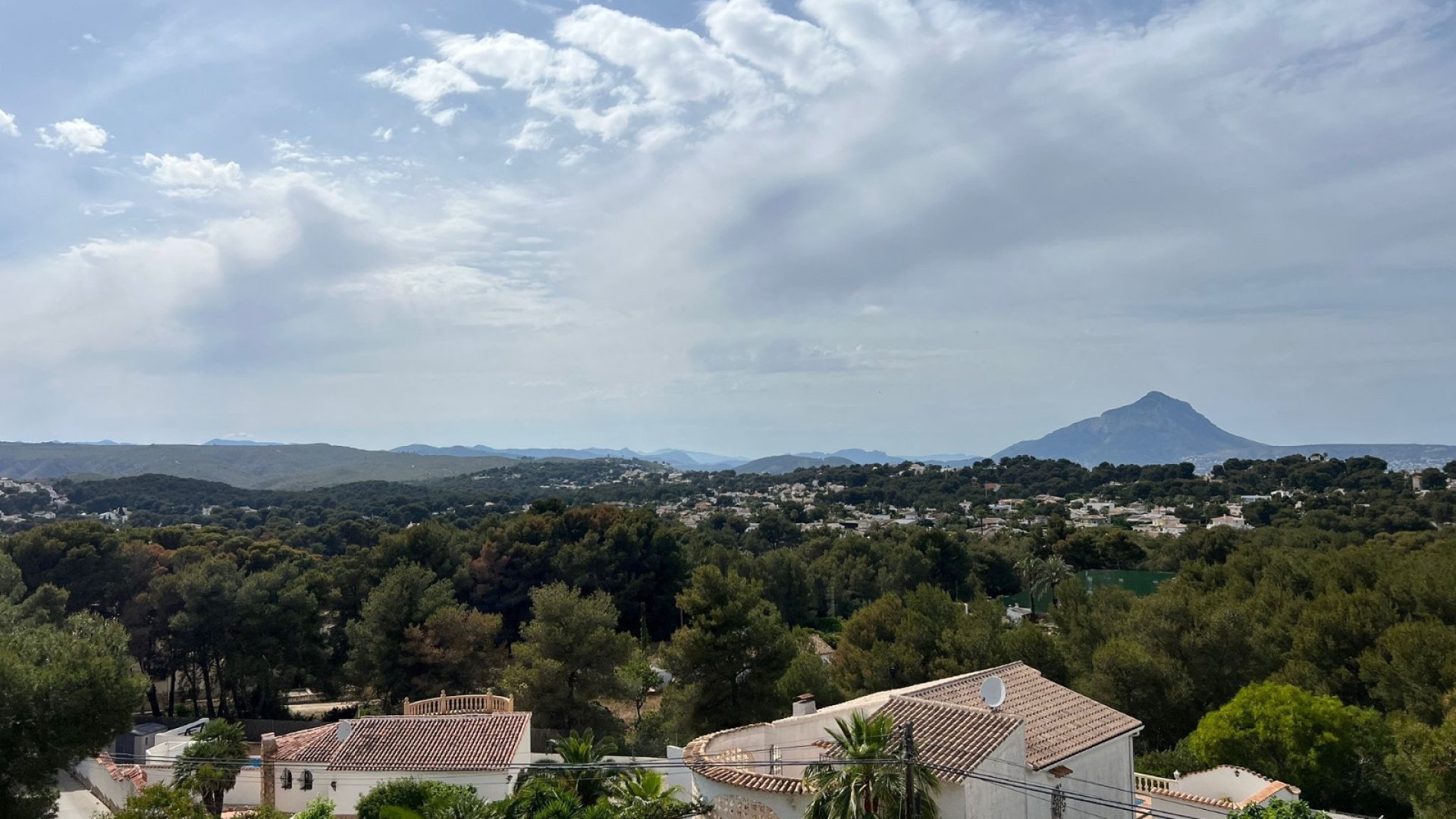Resale - Villa -
Jávea - Montgó