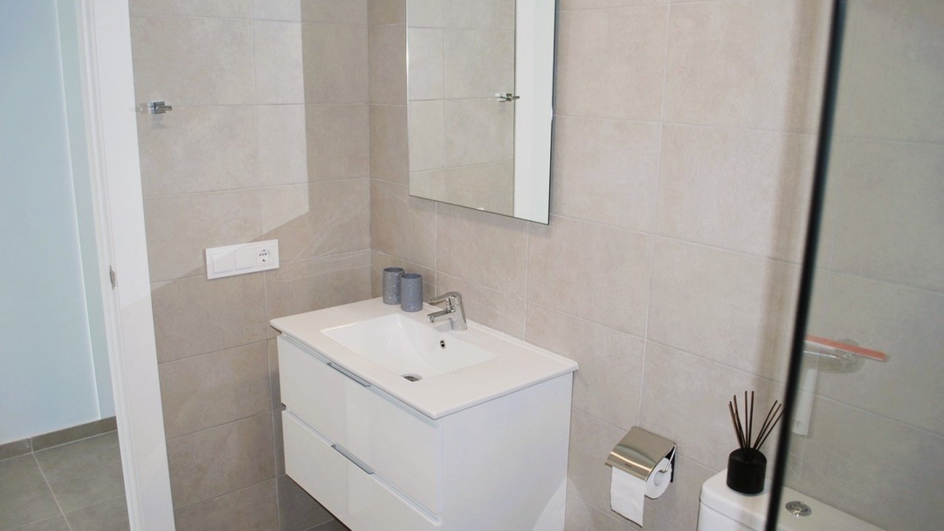 Resale - Villa -
La Marina