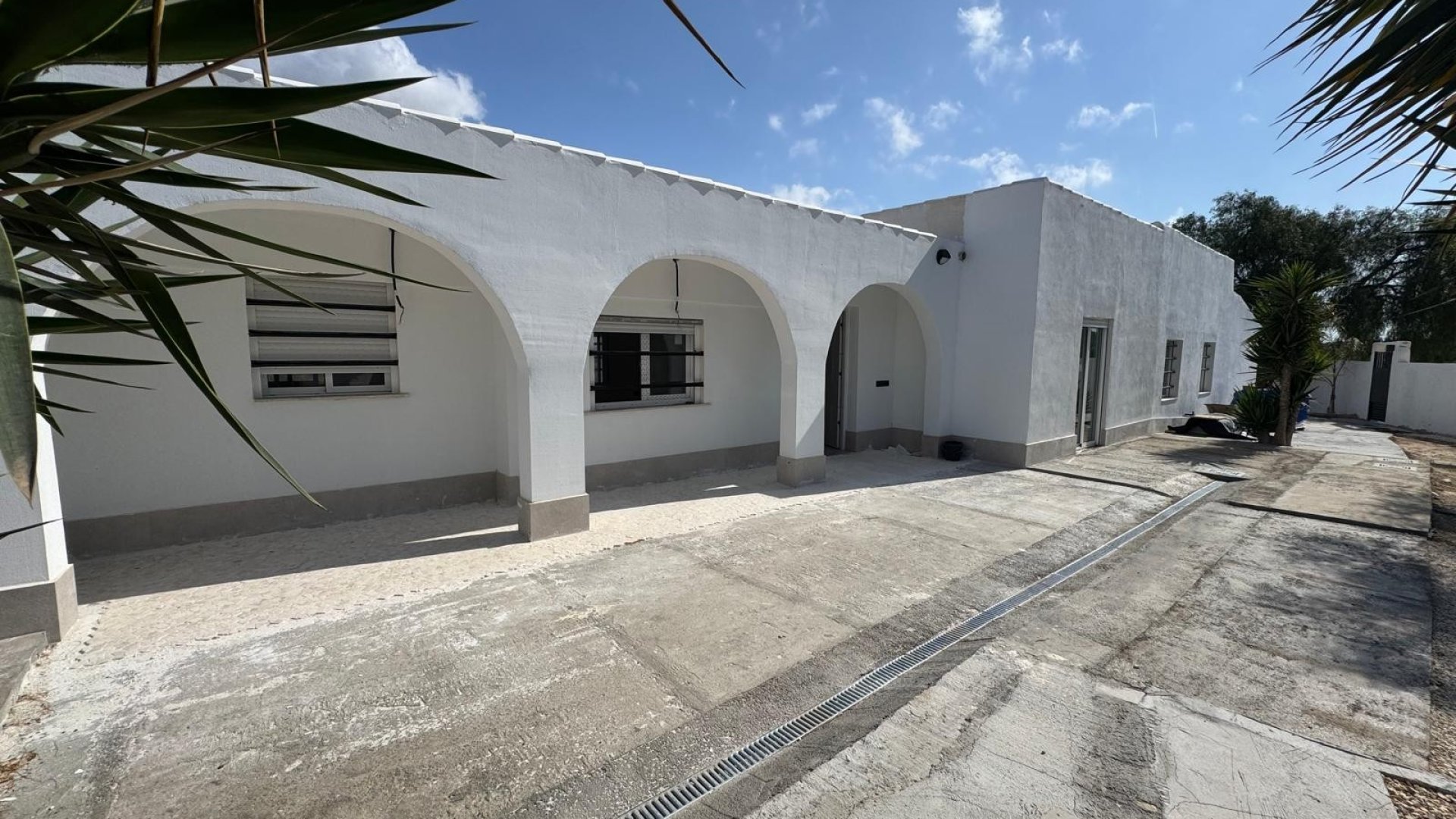 Resale - Villa -
La Marina