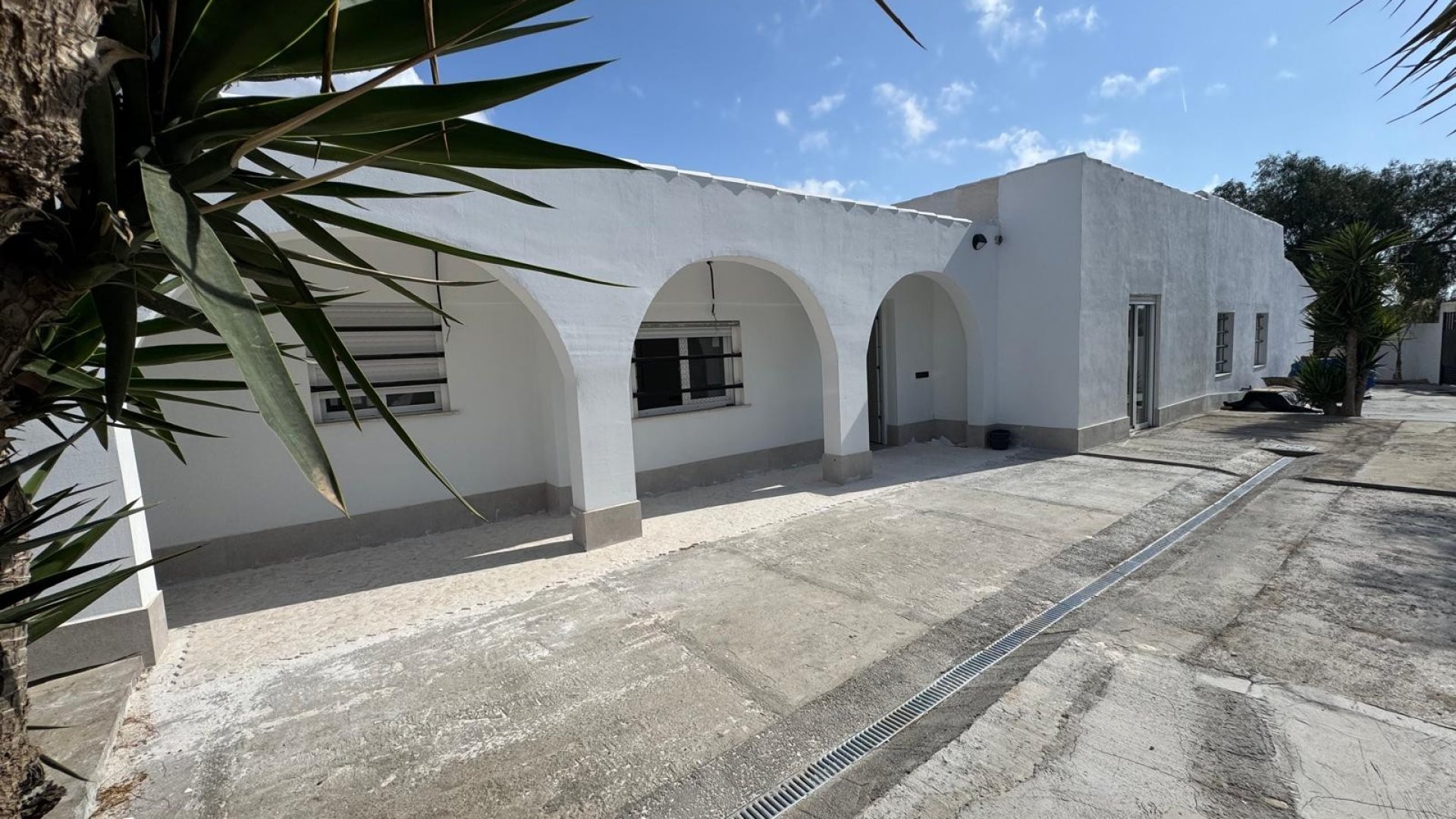Resale - Villa -
La Marina