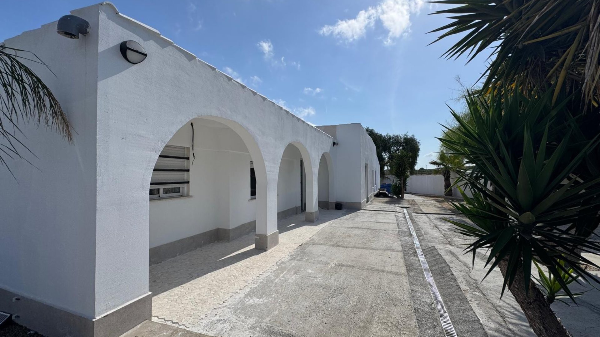 Resale - Villa -
La Marina