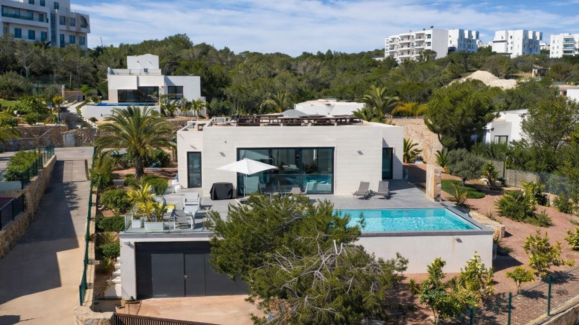 Resale - Villa -
Las Colinas Golf Resort - Las Colinas golf