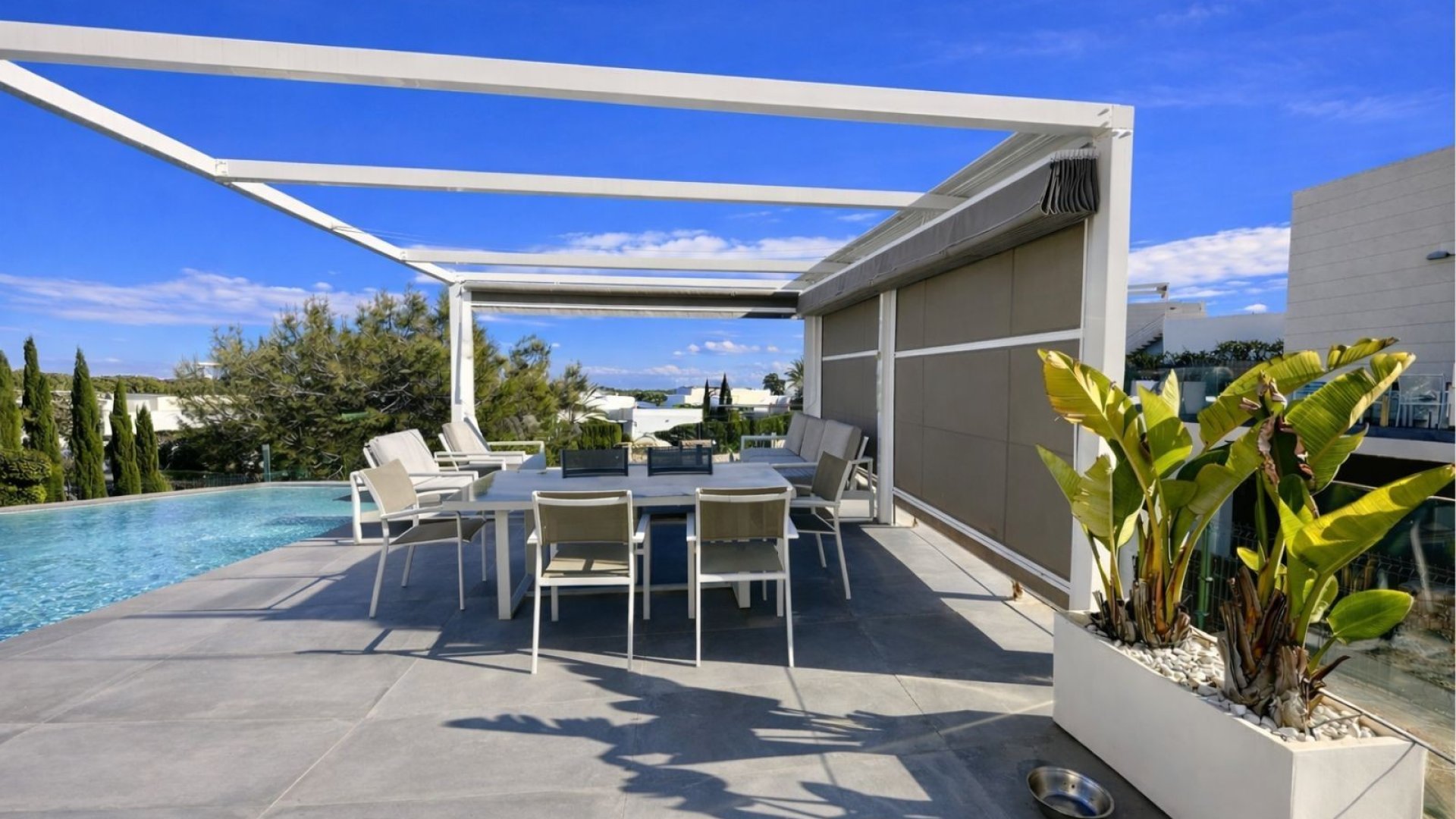 Resale - Villa -
Las Colinas Golf Resort - Las Colinas golf