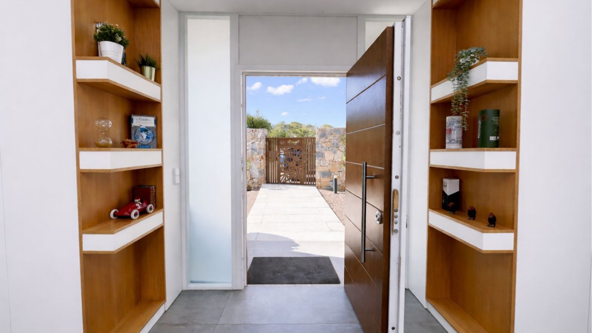 Resale - Villa -
Las Colinas Golf Resort - Las Colinas golf