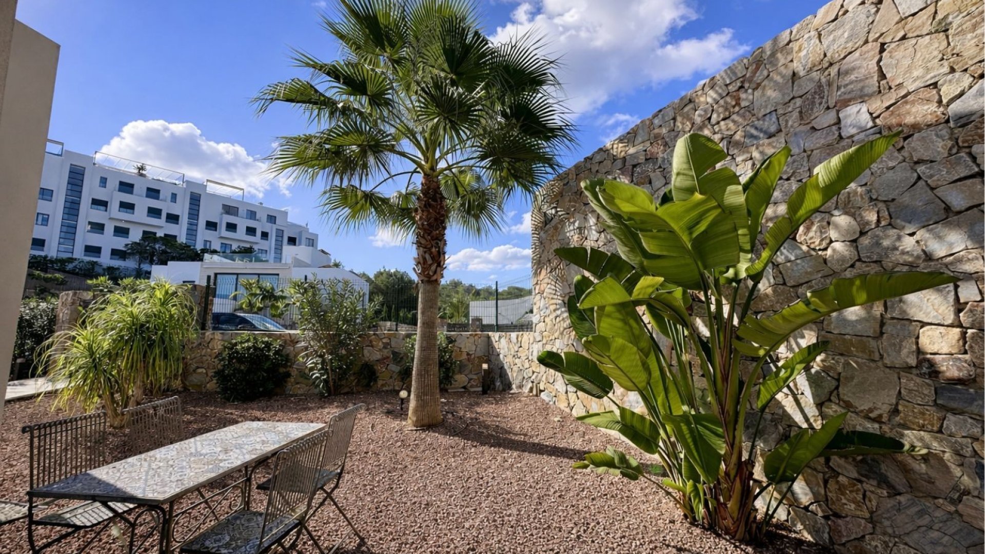 Resale - Villa -
Las Colinas Golf Resort - Las Colinas golf