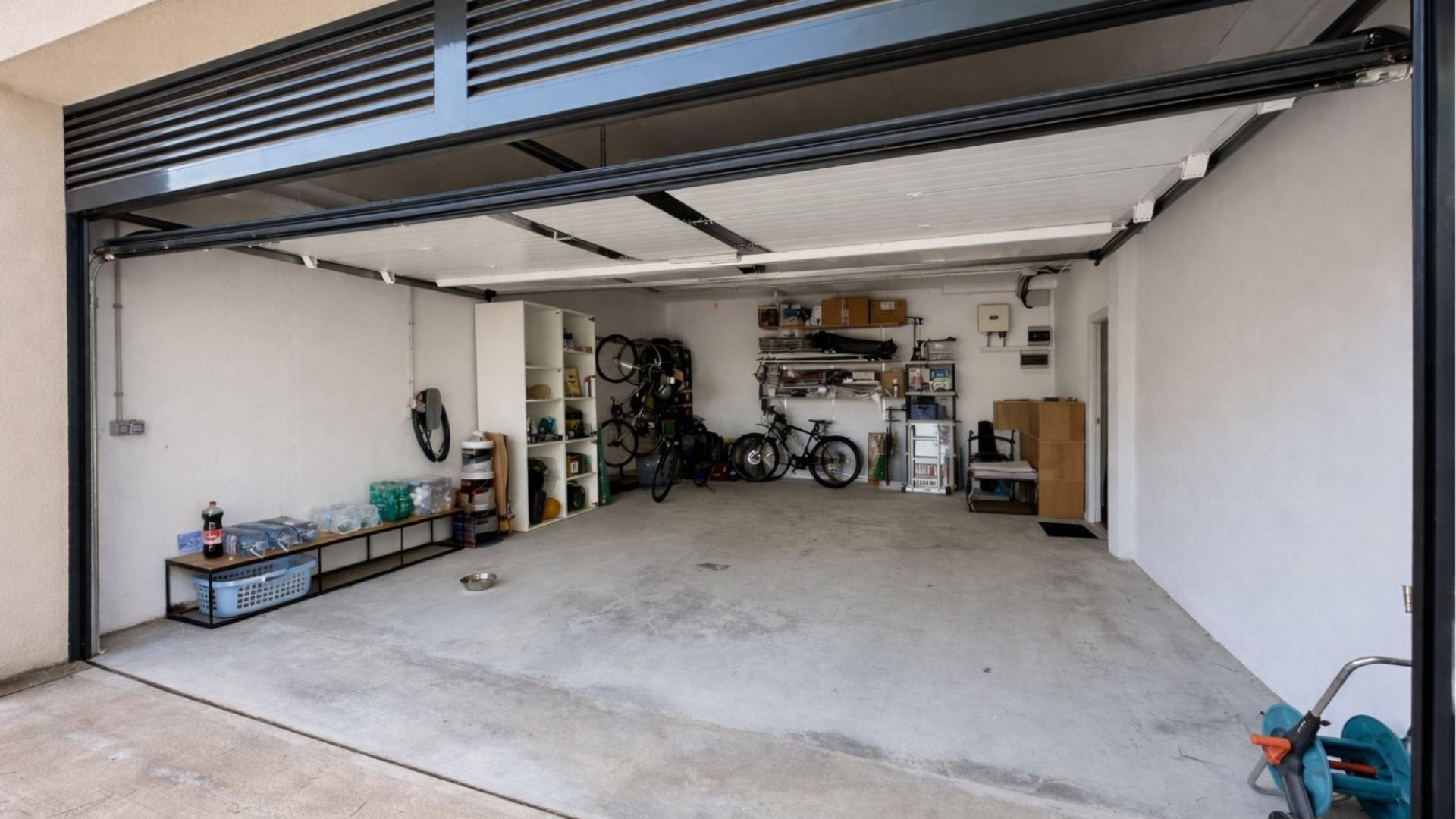 Resale - Villa -
Las Colinas Golf Resort - Las Colinas golf