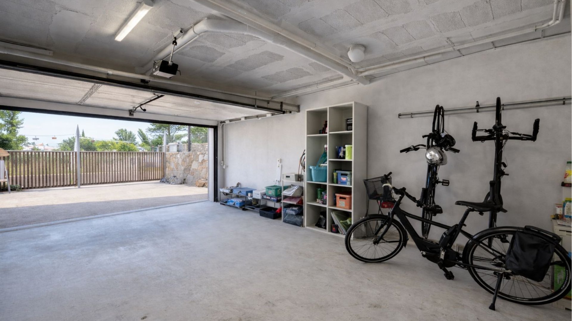 Resale - Villa -
Las Colinas Golf Resort - Las Colinas golf