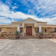 Resale - Villa -
Las Heredades - Heredades