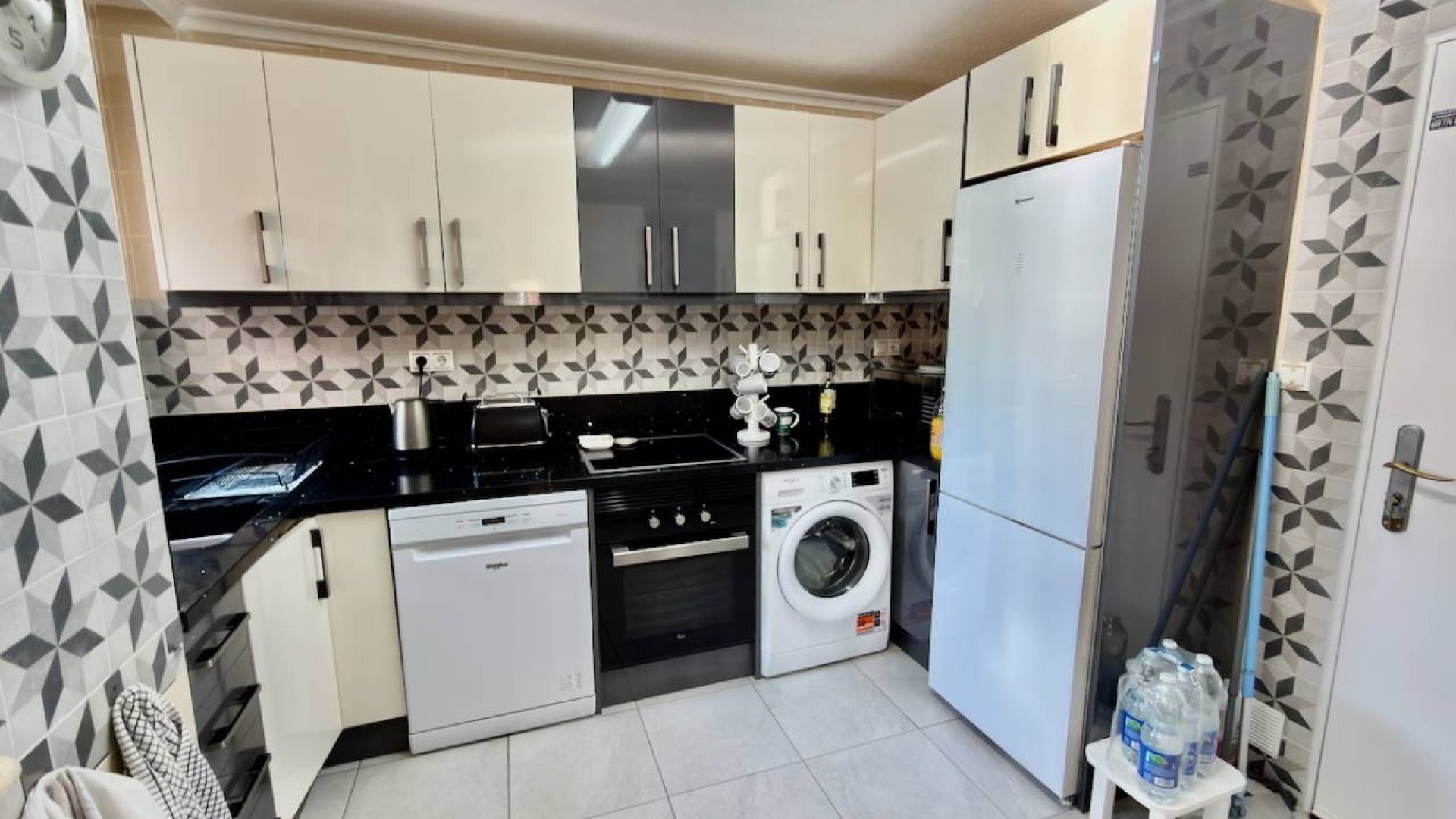 Resale - Villa -
Lo Crispin