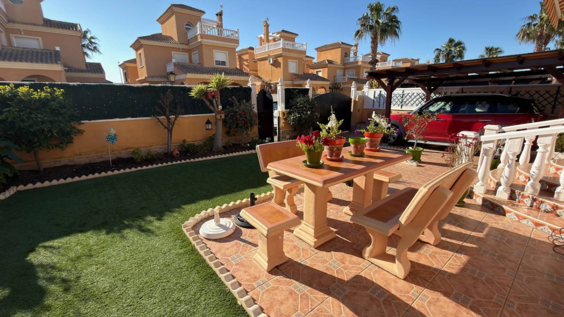 Resale - Villa -
Lo Crispin