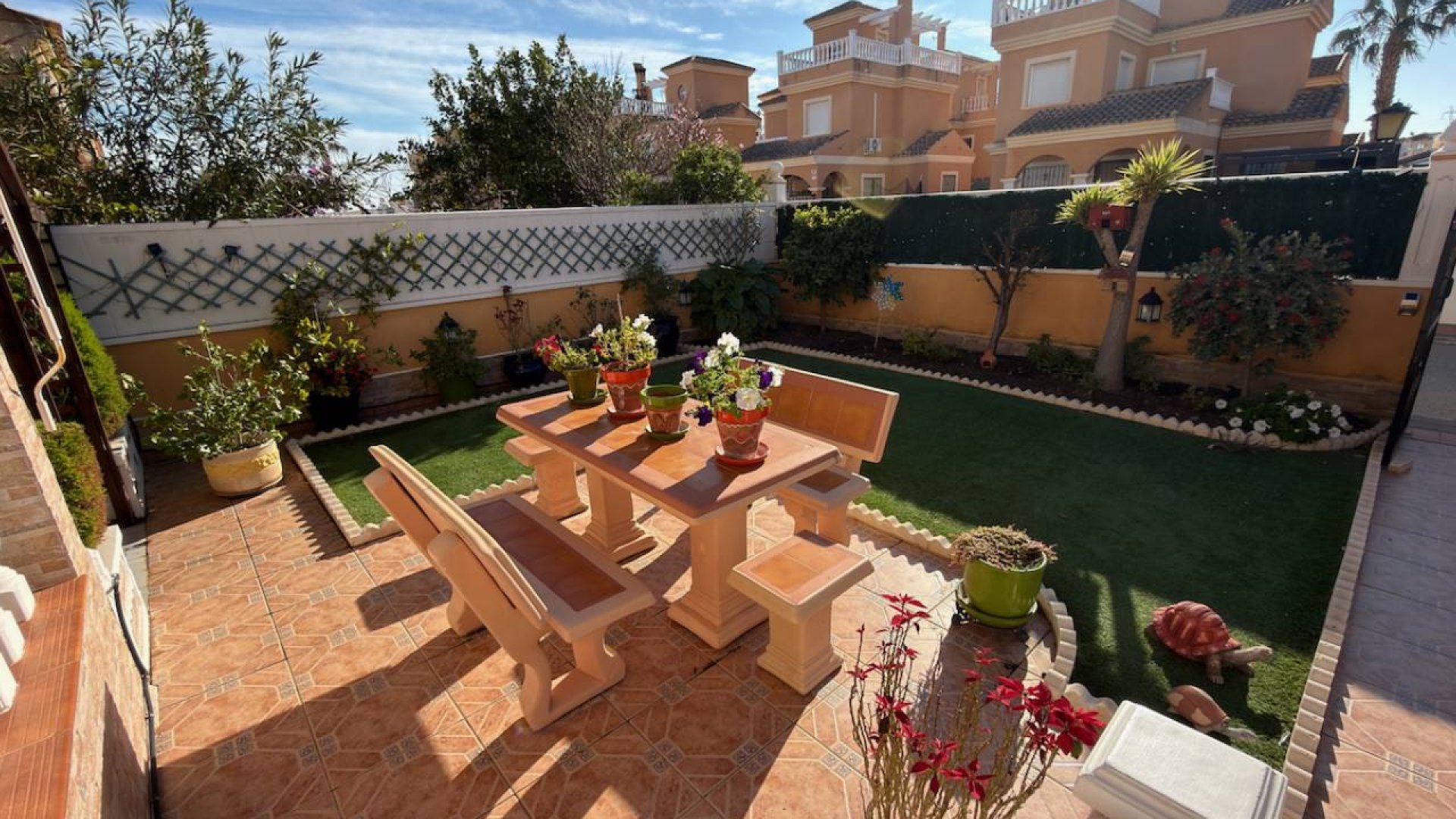 Resale - Villa -
Lo Crispin