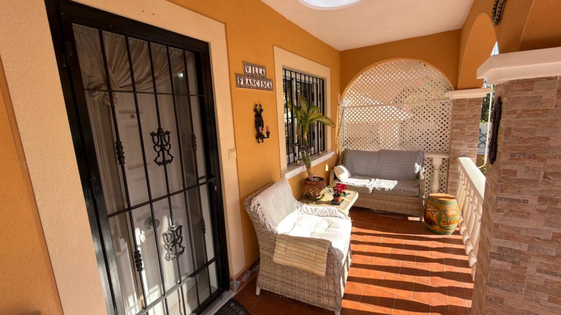 Resale - Villa -
Lo Crispin