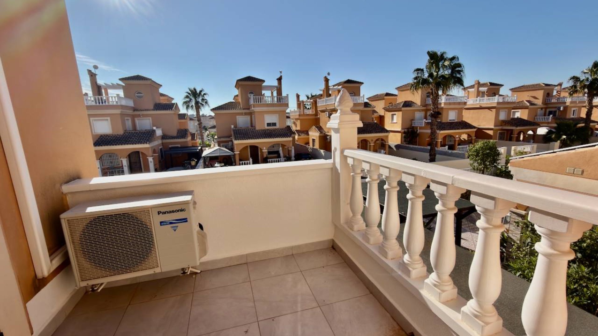 Resale - Villa -
Lo Crispin