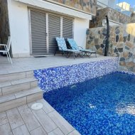 Resale - Villa -
Los Alcazares