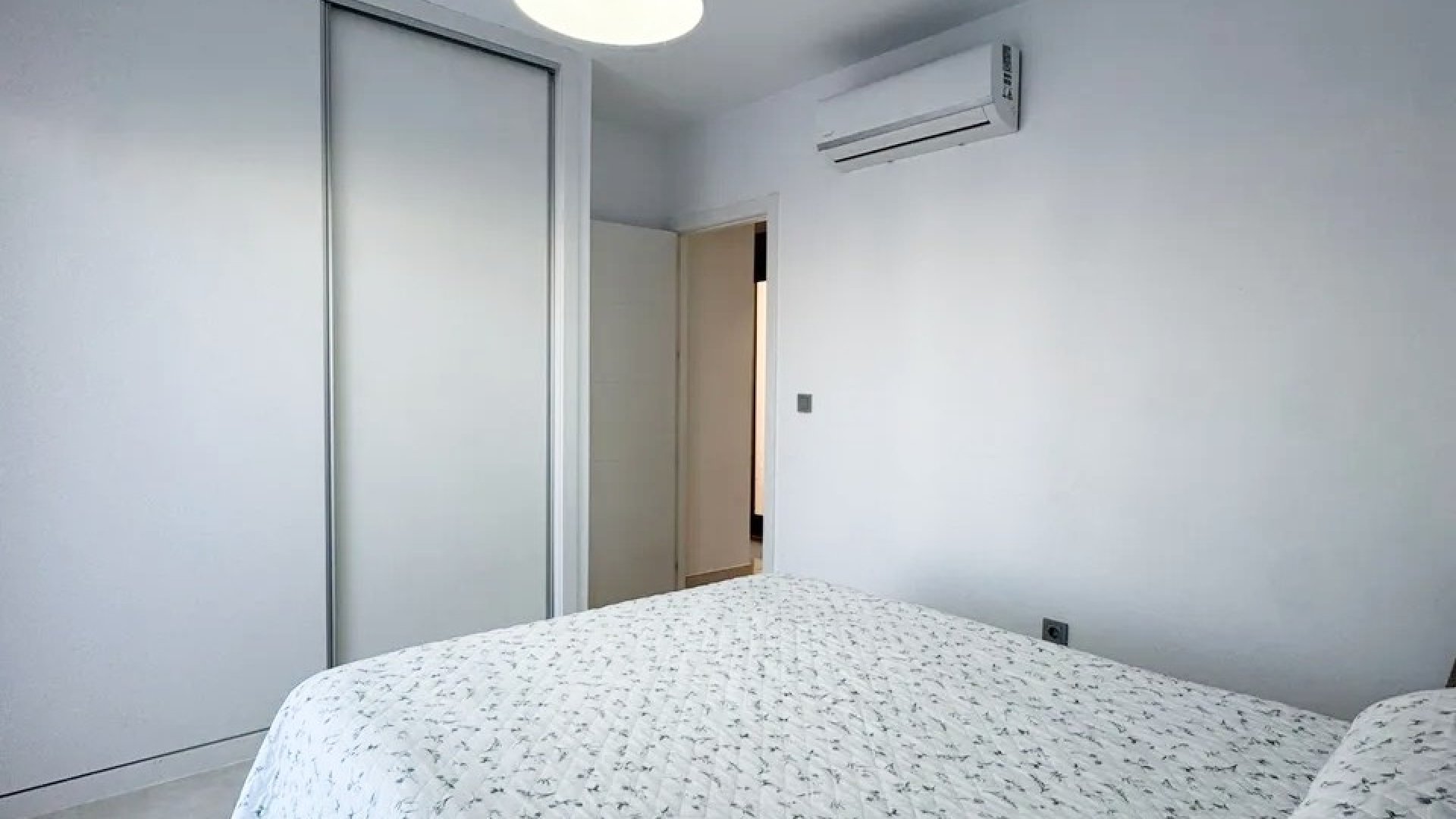 Resale - Villa -
Los Alcazares