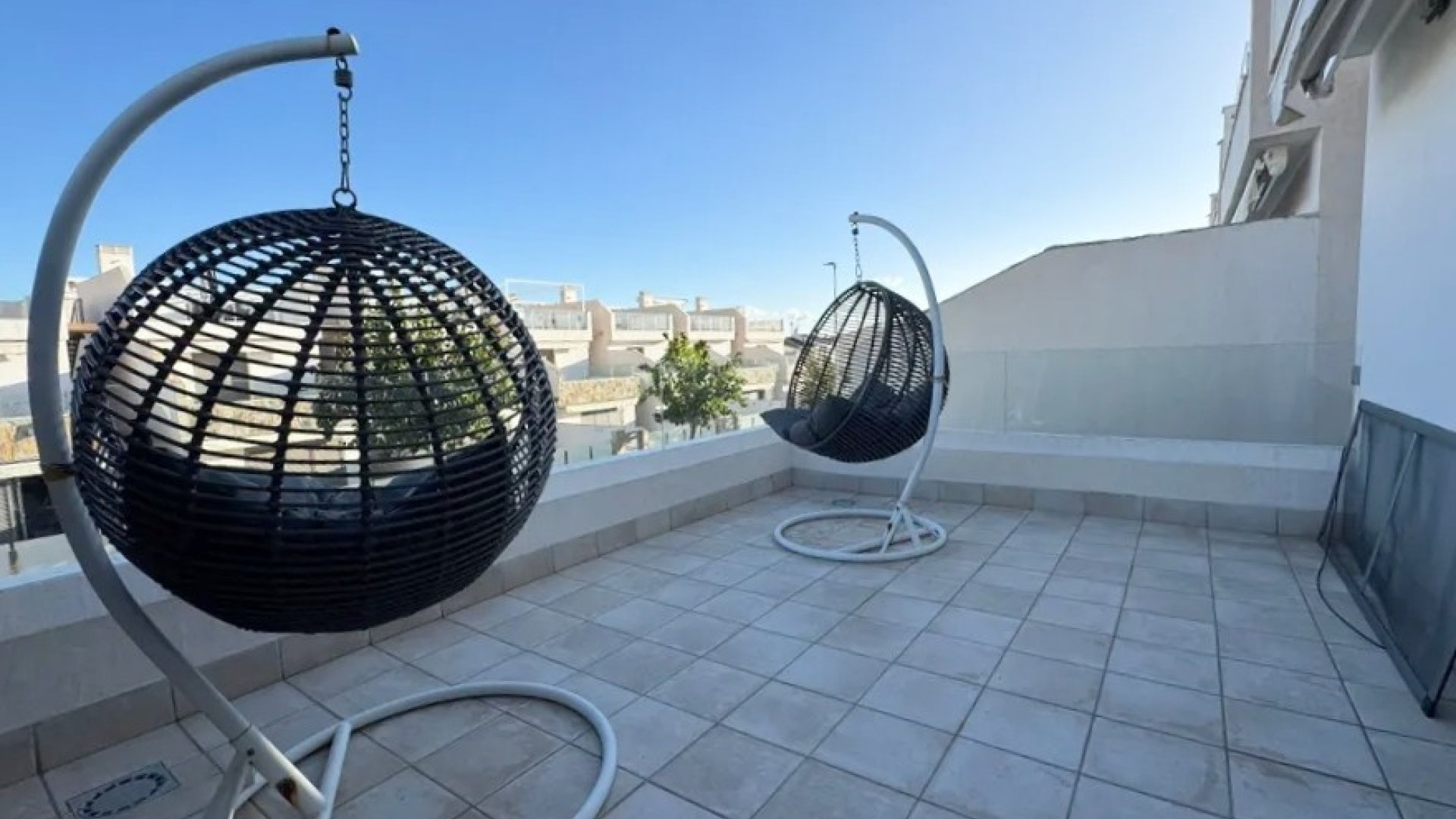 Resale - Villa -
Los Alcazares