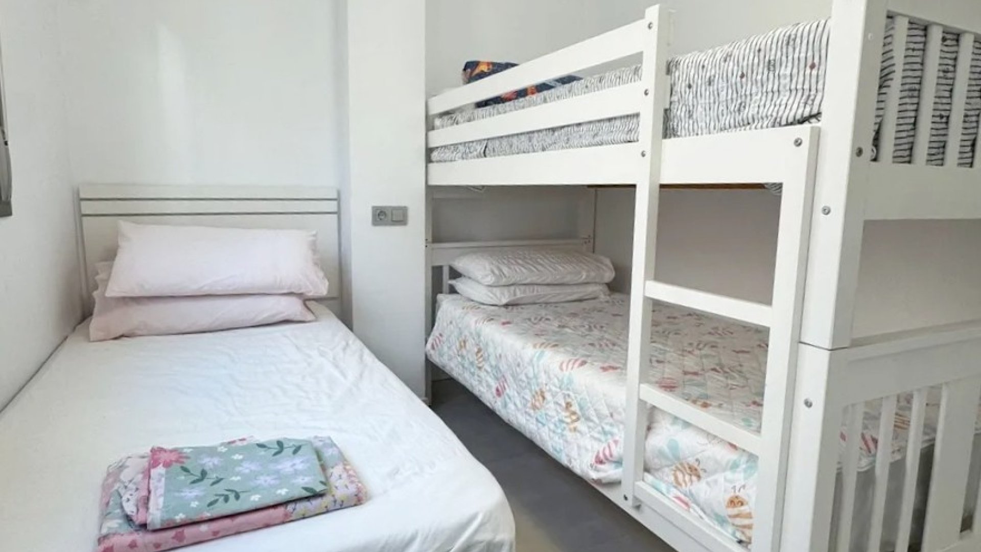 Resale - Villa -
Los Alcazares