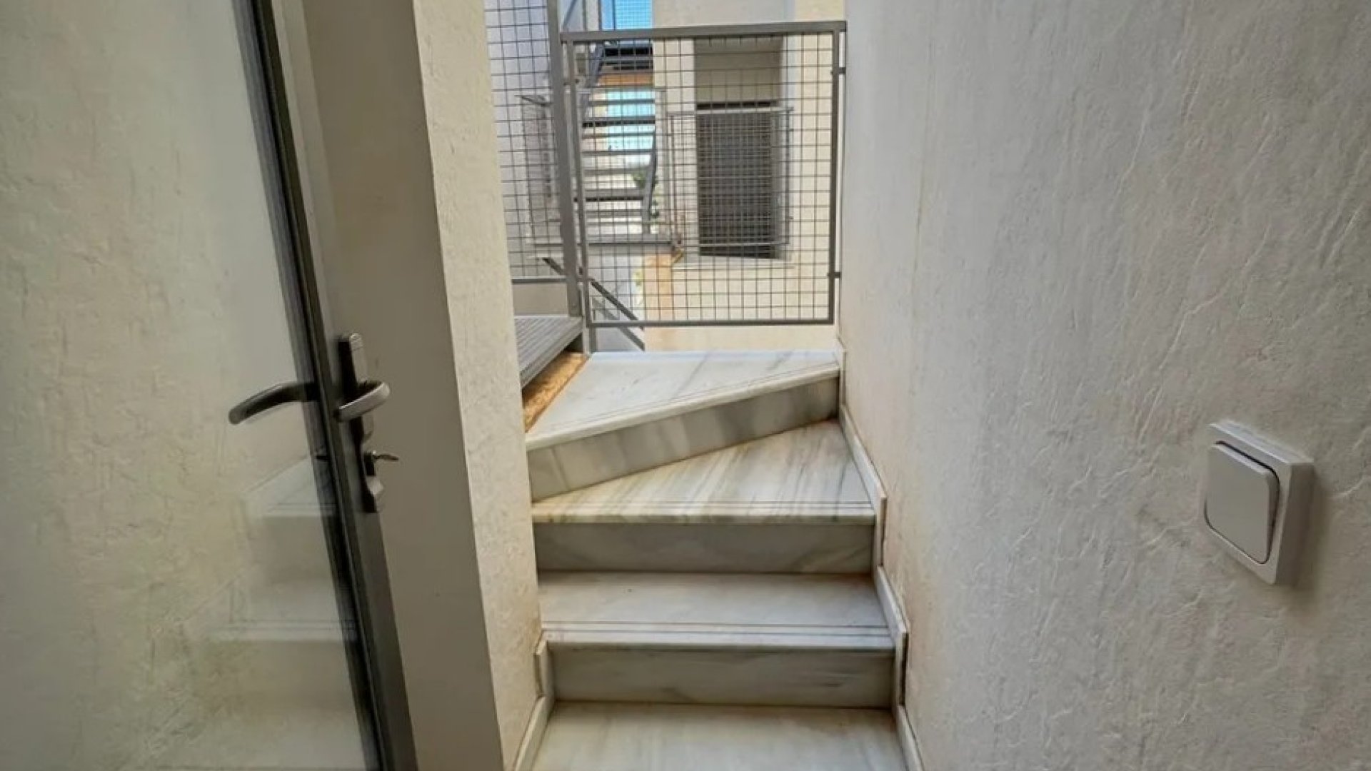 Resale - Villa -
Los Alcazares