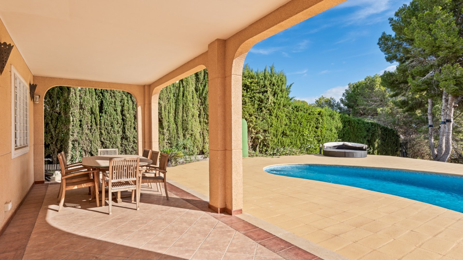 Resale - Villa -
Los Balcones